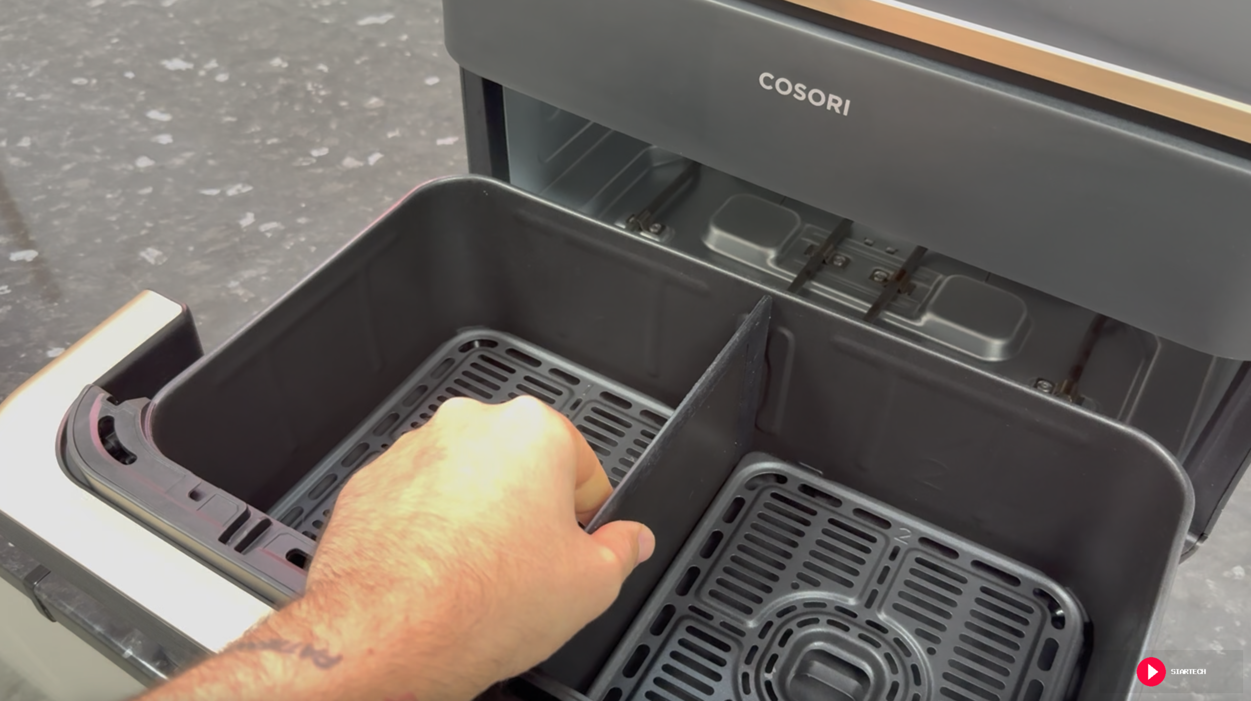 Separador de la Cosori DualBlaze Twin Fry