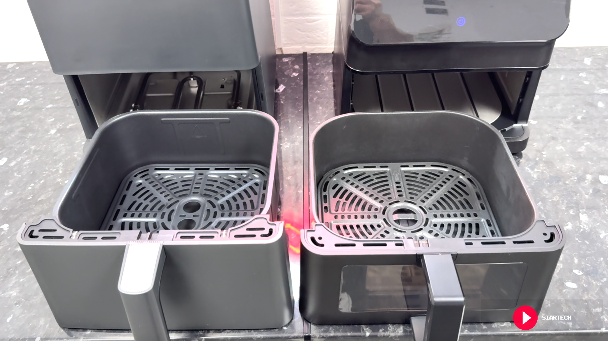 Cosori Premium II Plus vs Cosori Dual Blaze: cubetas y capacidad
