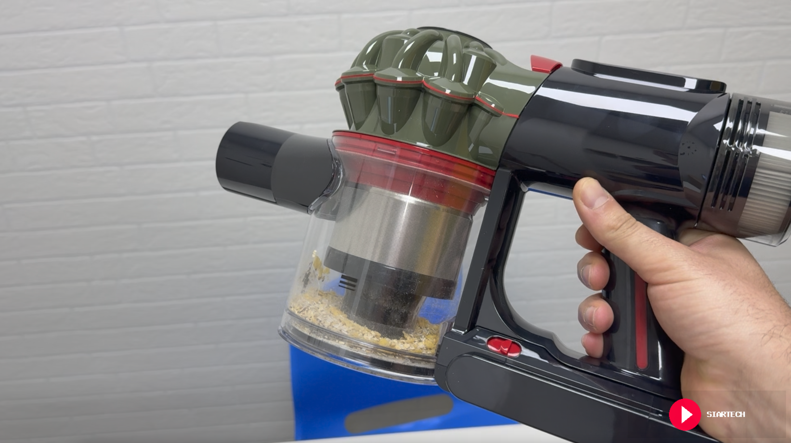 Dyson V8 Cyclone - depósito