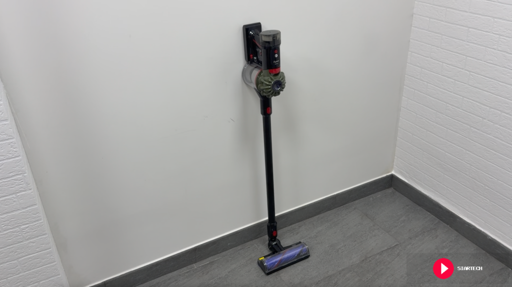 Dyson V8 Cyclone: análisis de un aspirador escoba ligero con cabezal Motorbar y 150 AW